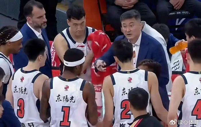 九游客户端-杜锋成最佳教练候选，2队邀杨鸣执教，福建挽留2功臣，北京放烟幕弹|季后赛|北京首钢|广东宏远|常规赛|新疆广汇_新浪体育_新浪新闻